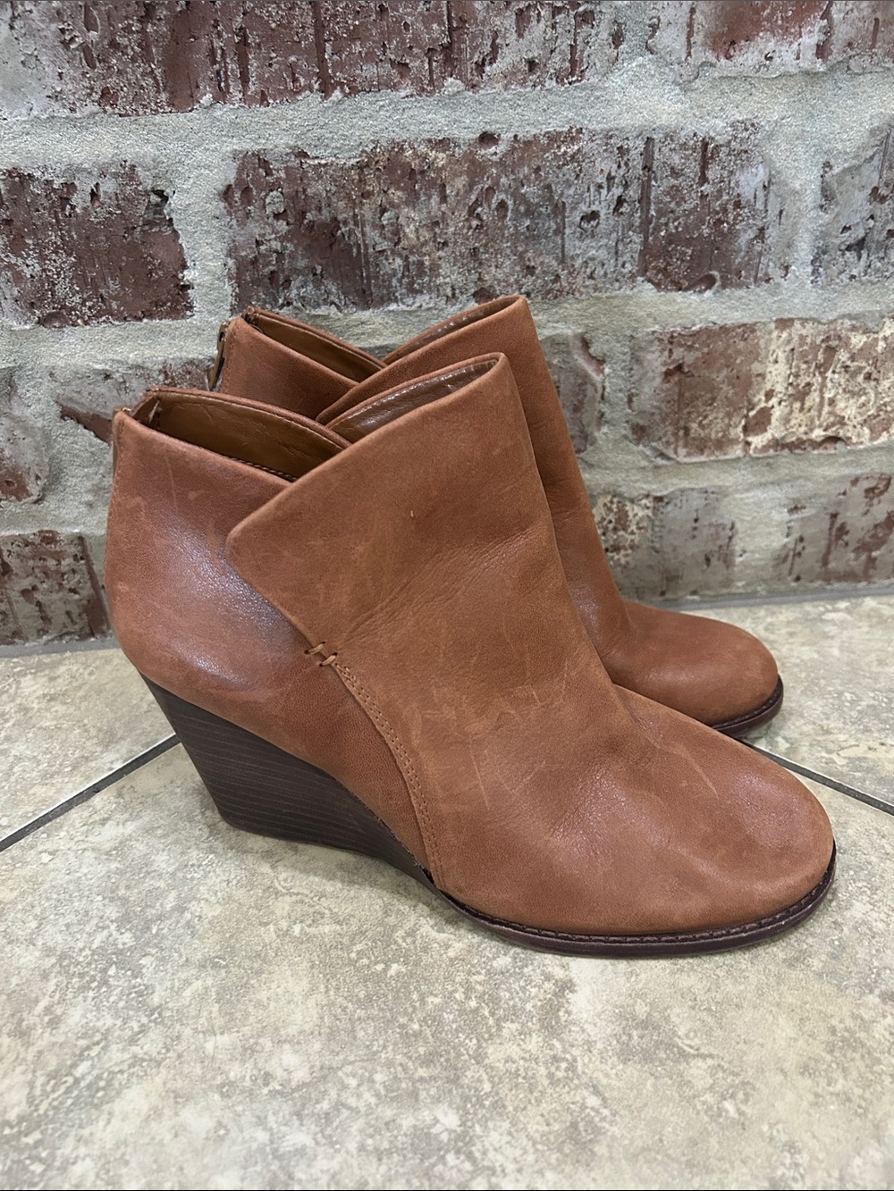 Gianni Bini Brown Ankle Booties with Chunky Heel size 8M